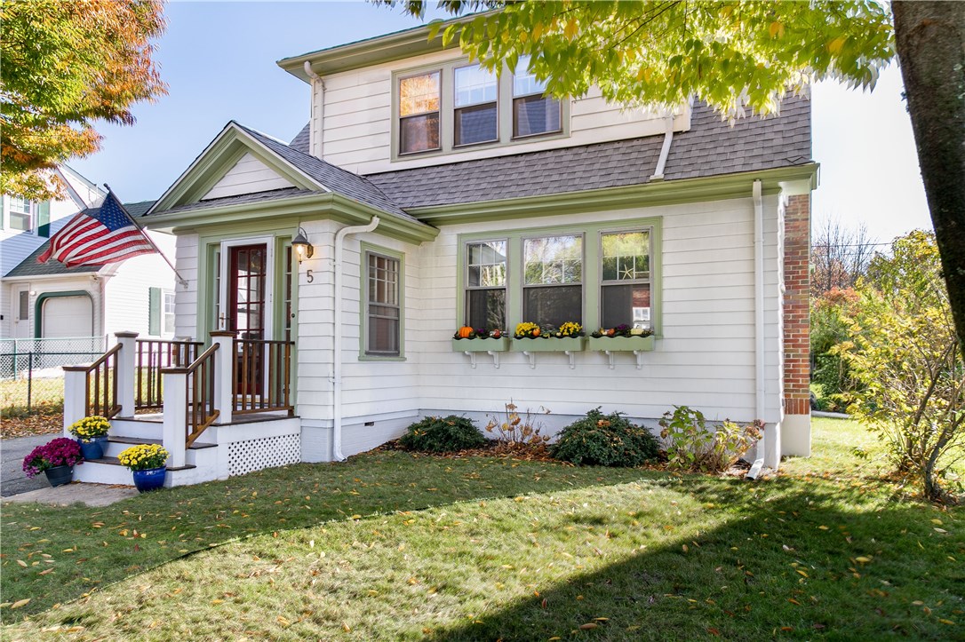 5 Rowland Road Newport, RI 02840 - Photo 3 of 24
