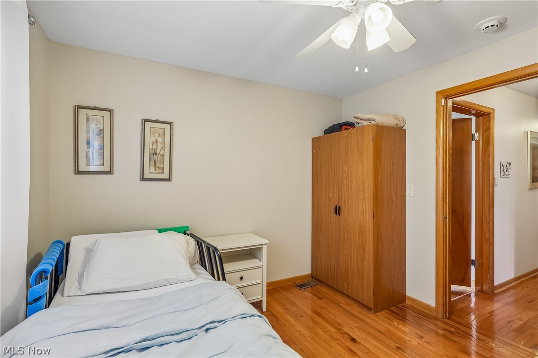 836 Jacoby Road Akron, OH 44333 - Photo 23 of 46 Bedroom with ceiling fan / light