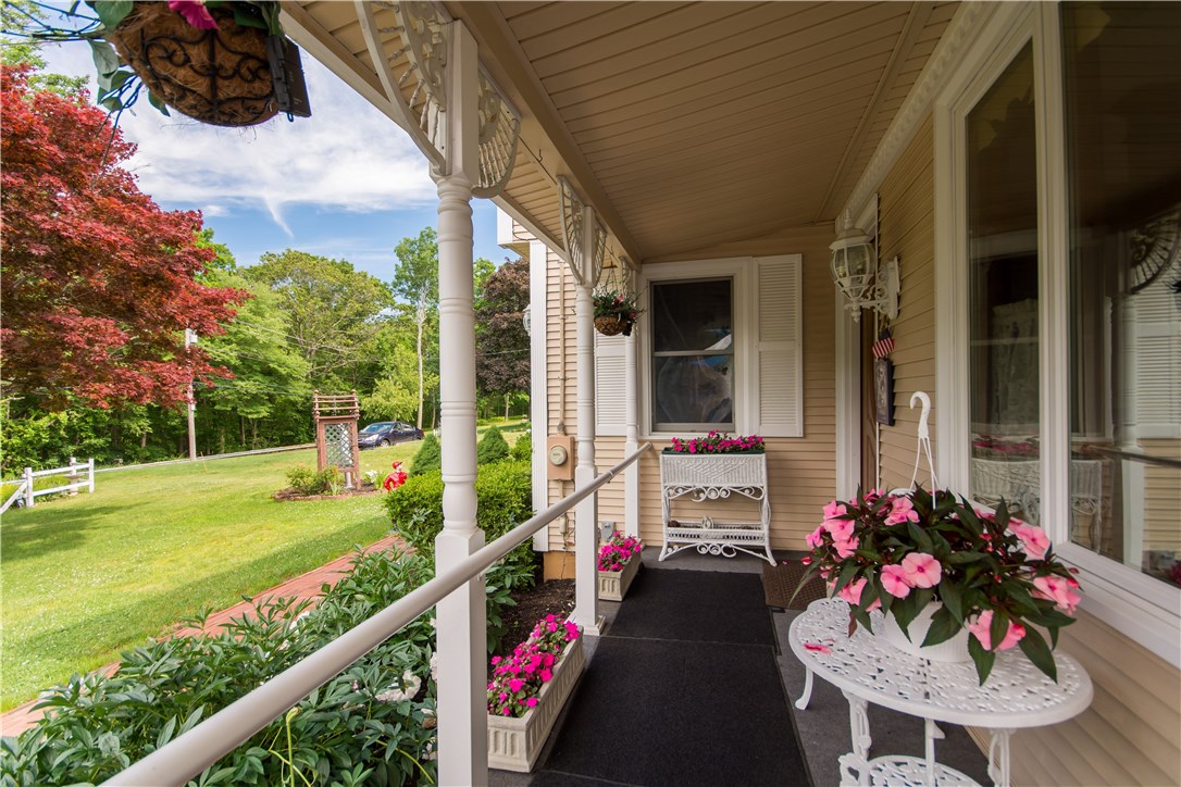 284 Sawmill Road Glocester, RI 02857 - Photo 4 of 40
