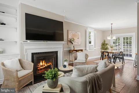 $1,300,000 | 1640 33rd Street Northwest, Washington, DC 20007