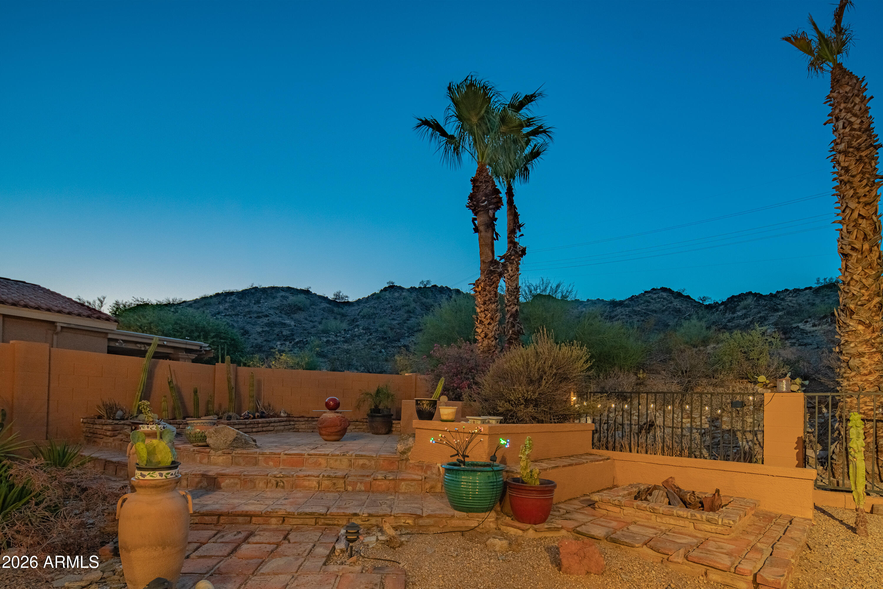 1054 East Shangri La Road Phoenix, AZ 85020 - Photo 28 of 37 Backyard
