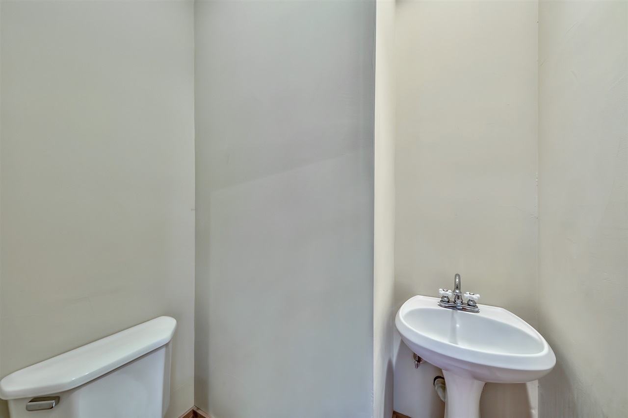 7952 River Road Truckee, CA 96161 - Photo 11 of 14 Gallery Image 11
