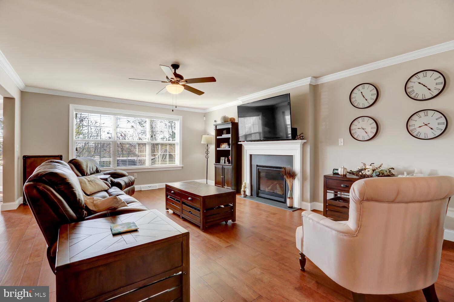 25 Jennifer Road York, PA 17404 - Photo 11 of 32 Family Room