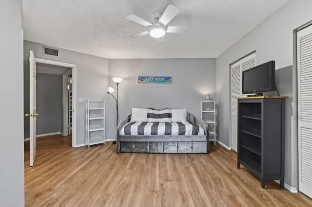 $550,000 | 170 Seabreeze Circle, Jupiter, FL 33477