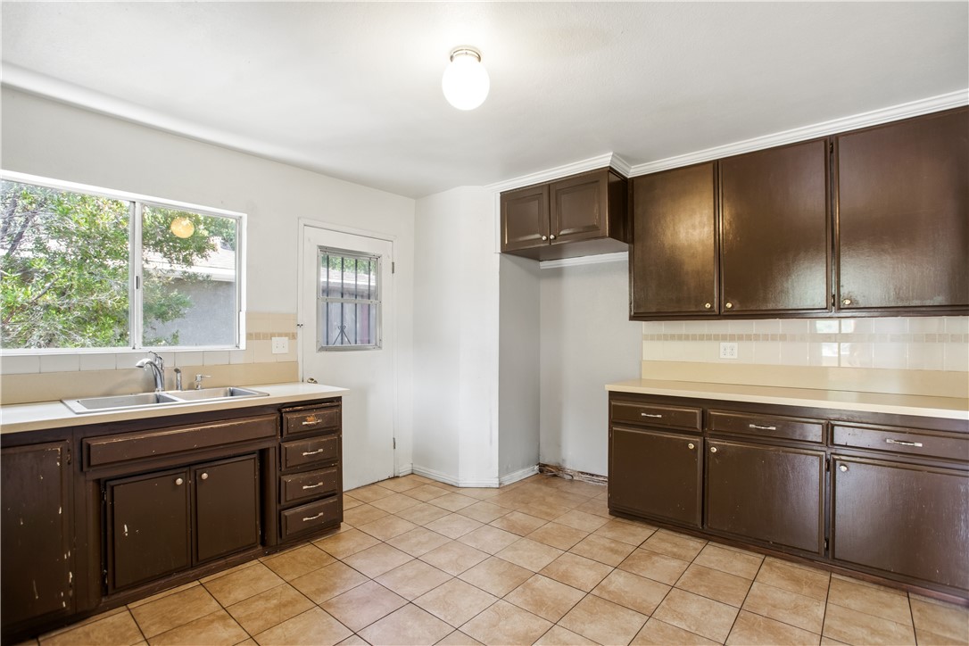 5335 Monterey Road Los Angeles, CA 90042 - Photo 15 of 33