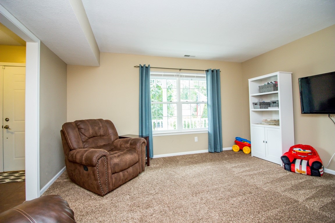 8414 Spring Forest Drive Fort Wayne, IN 46804 - Photo 9 of 36 Gallery Image 9