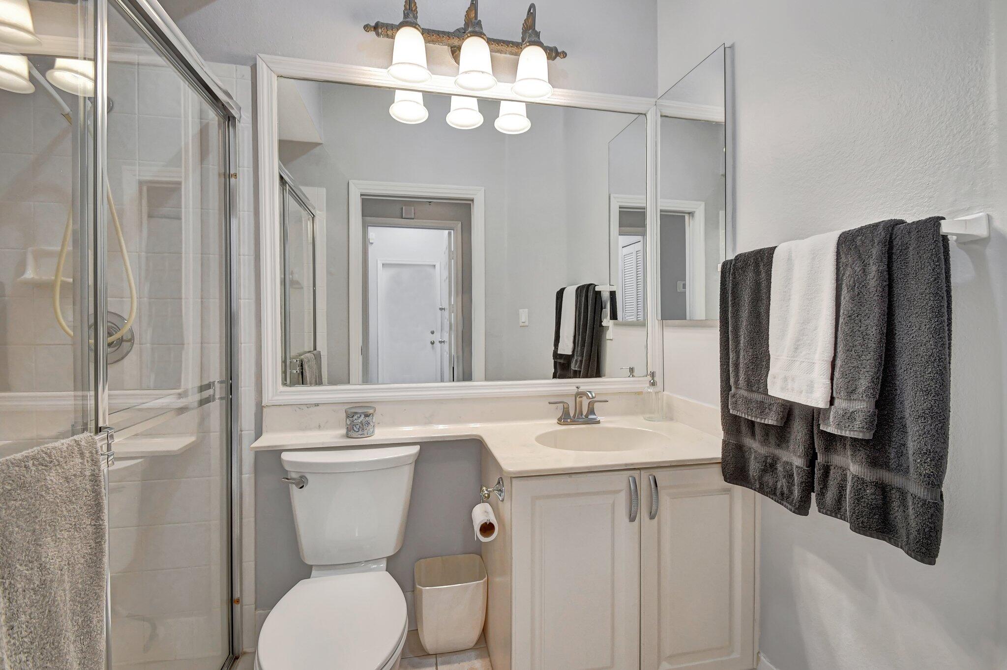 10929 Old Bridgeport Lane Boca Raton, FL 33498 - Photo 21 of 43 2nd bathroom from hall