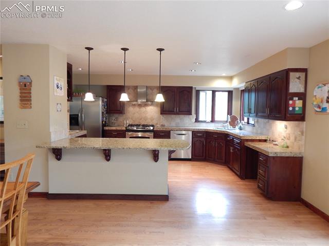 1425 Timber Valley Road Colorado Springs, CO 80919 - Photo 9 of 43