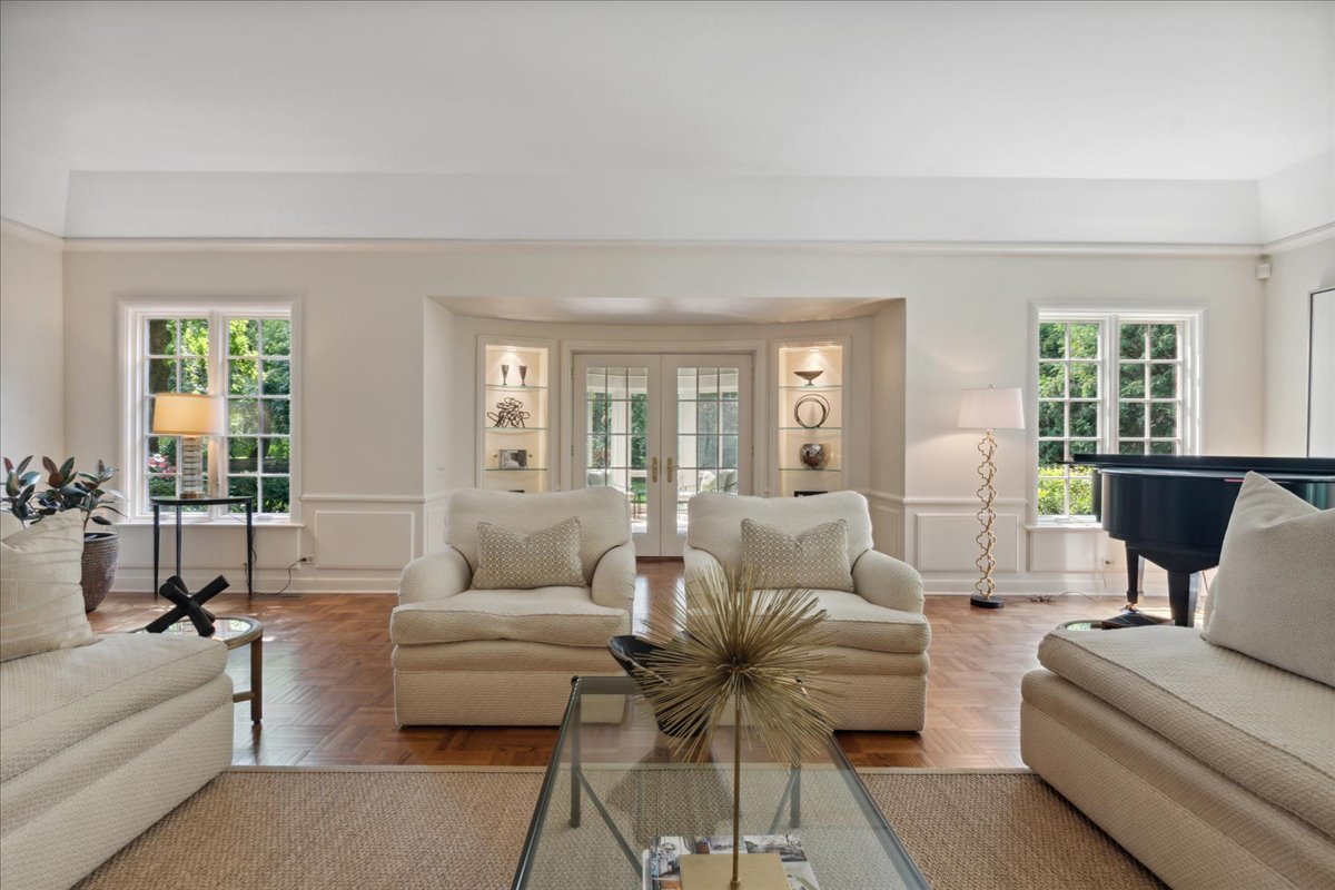 999 Hill Road Winnetka, IL 60093 - Photo 5 of 52 a living room with furniture and a large window