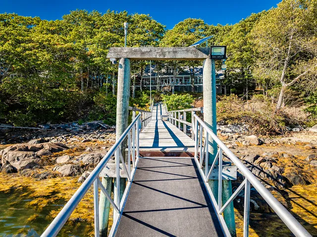 $2,395,000 | 394 Hathorne Point Road, Cushing, ME 04563