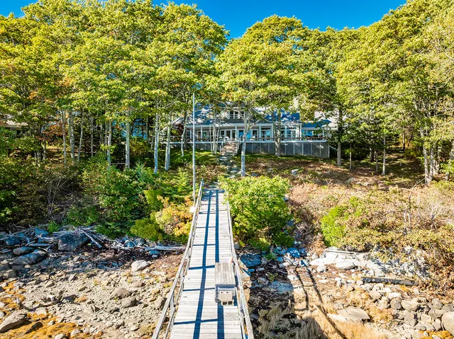 $2,395,000 | 394 Hathorne Point Road, Cushing, ME 04563
