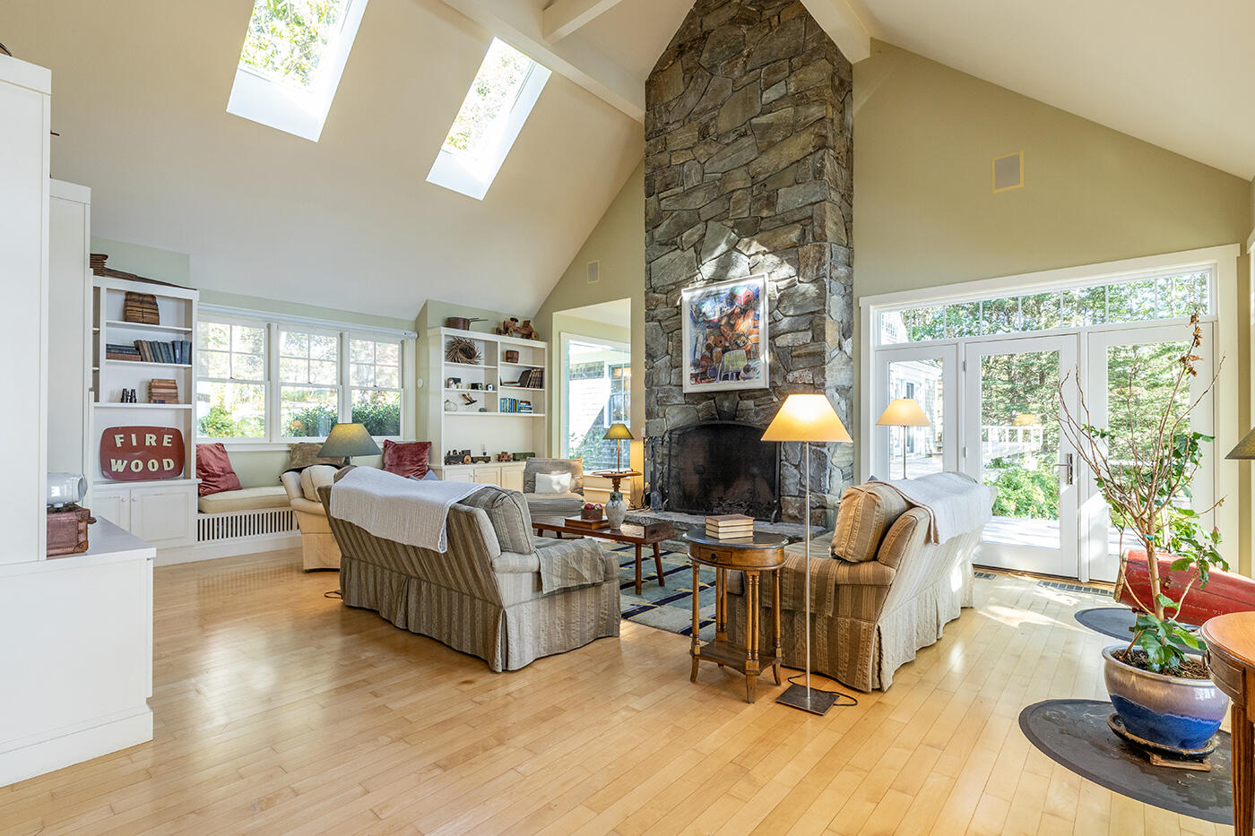394 Hathorne Point Road Cushing, ME 04563 - Photo 16 of 114 Living Room