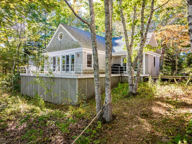 $2,395,000 | 394 Hathorne Point Road, Cushing, ME 04563