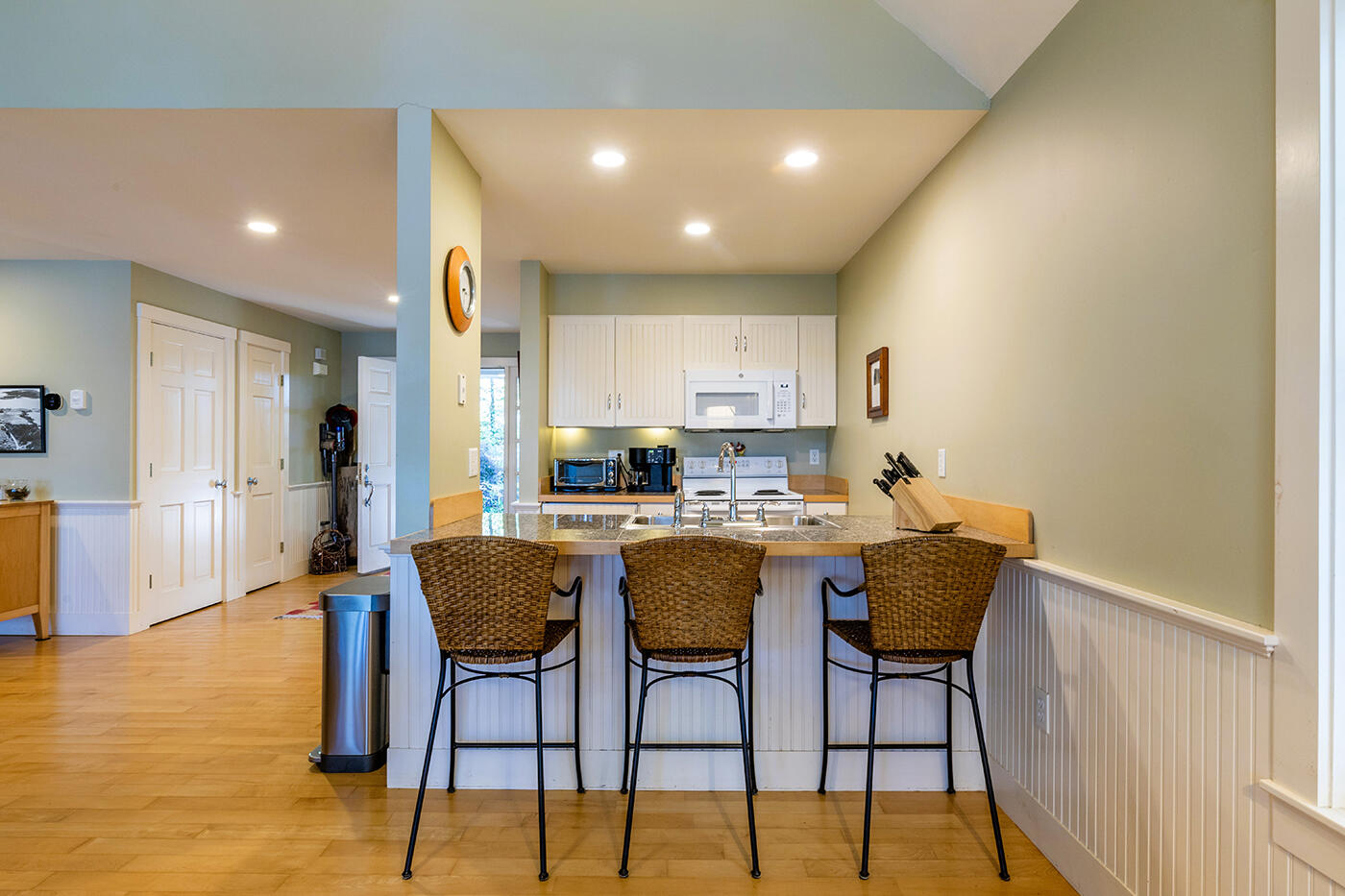 394 Hathorne Point Road Cushing, ME 04563 - Photo 59 of 114 Breakfast Bar