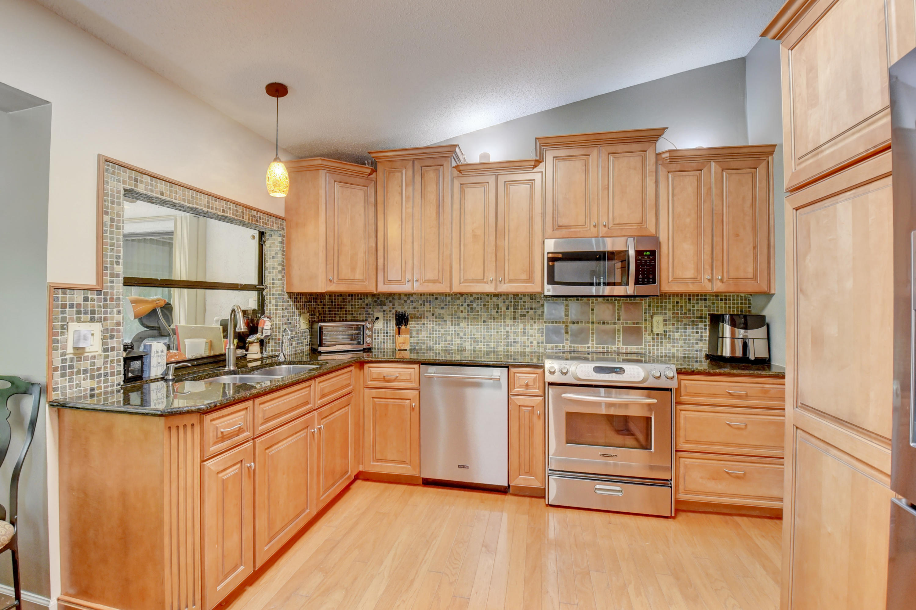 5211 Deerhurst Crescent Circle Boca Raton, FL 33486 - Photo 10 of 56 10
