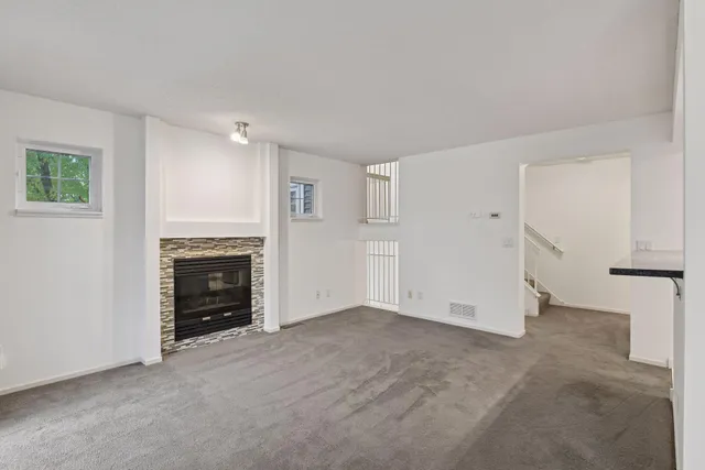 $269,950 | 15625 24th Avenue North, Unit E, Plymouth, MN 55447