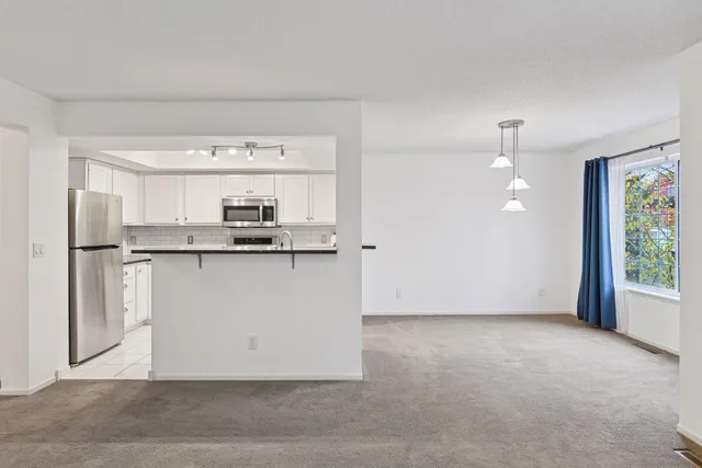 $269,950 | 15625 24th Avenue North, Unit E, Plymouth, MN 55447