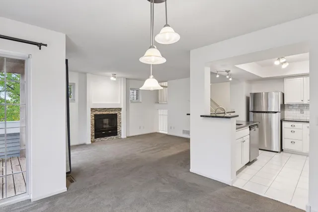 $269,950 | 15625 24th Avenue North, Unit E, Plymouth, MN 55447