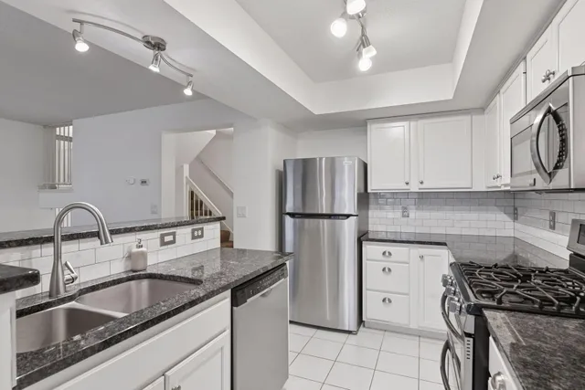 $269,950 | 15625 24th Avenue North, Unit E, Plymouth, MN 55447