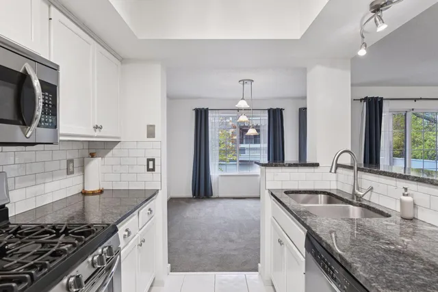 $269,950 | 15625 24th Avenue North, Unit E, Plymouth, MN 55447