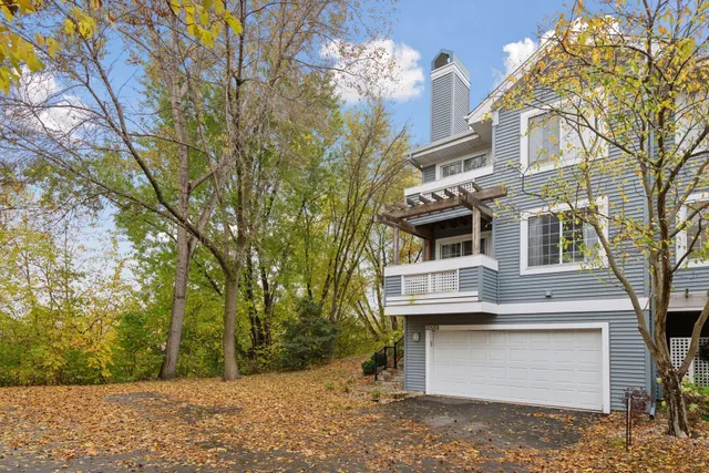 $269,950 | 15625 24th Avenue North, Unit E, Plymouth, MN 55447