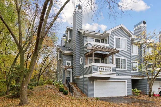 $269,950 | 15625 24th Avenue North, Unit E, Plymouth, MN 55447