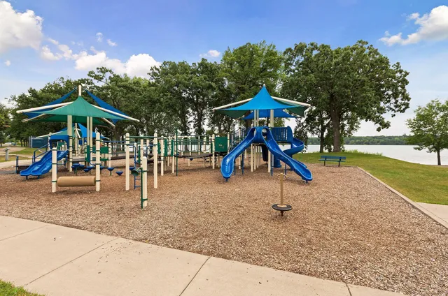 $269,950 | 15625 24th Avenue North, Unit E, Plymouth, MN 55447