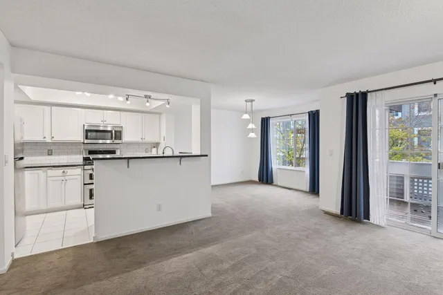 $269,950 | 15625 24th Avenue North, Unit E, Plymouth, MN 55447