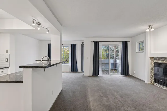 $269,950 | 15625 24th Avenue North, Unit E, Plymouth, MN 55447