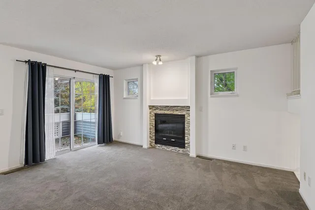 $269,950 | 15625 24th Avenue North, Unit E, Plymouth, MN 55447