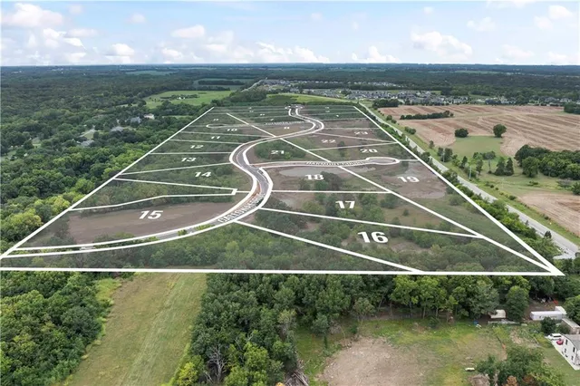 $810,000 | 17225 Galloway Drive, Stilwell, KS 66085