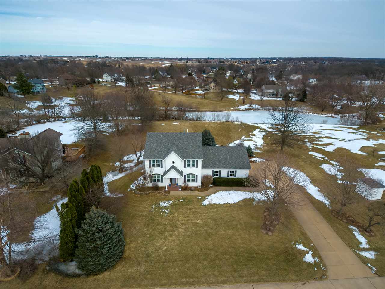 19277 Wells Ferry Road Bettendorf, IA 52722 - Photo 1 of 24 Gallery Image 1