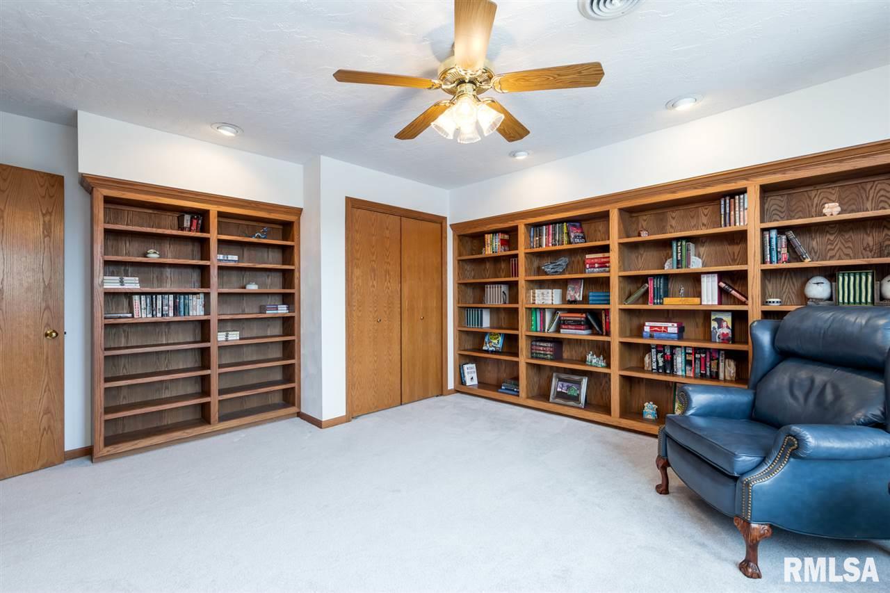 19277 Wells Ferry Road Bettendorf, IA 52722 - Photo 17 of 24 Gallery Image 17