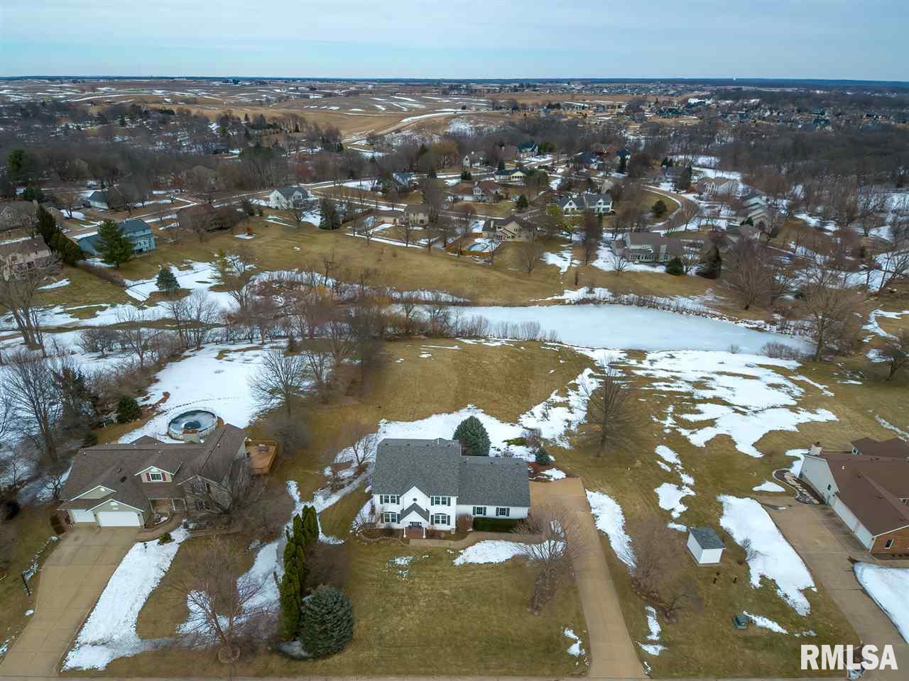 19277 Wells Ferry Road Bettendorf, IA 52722 - Photo 2 of 24 Gallery Image 2