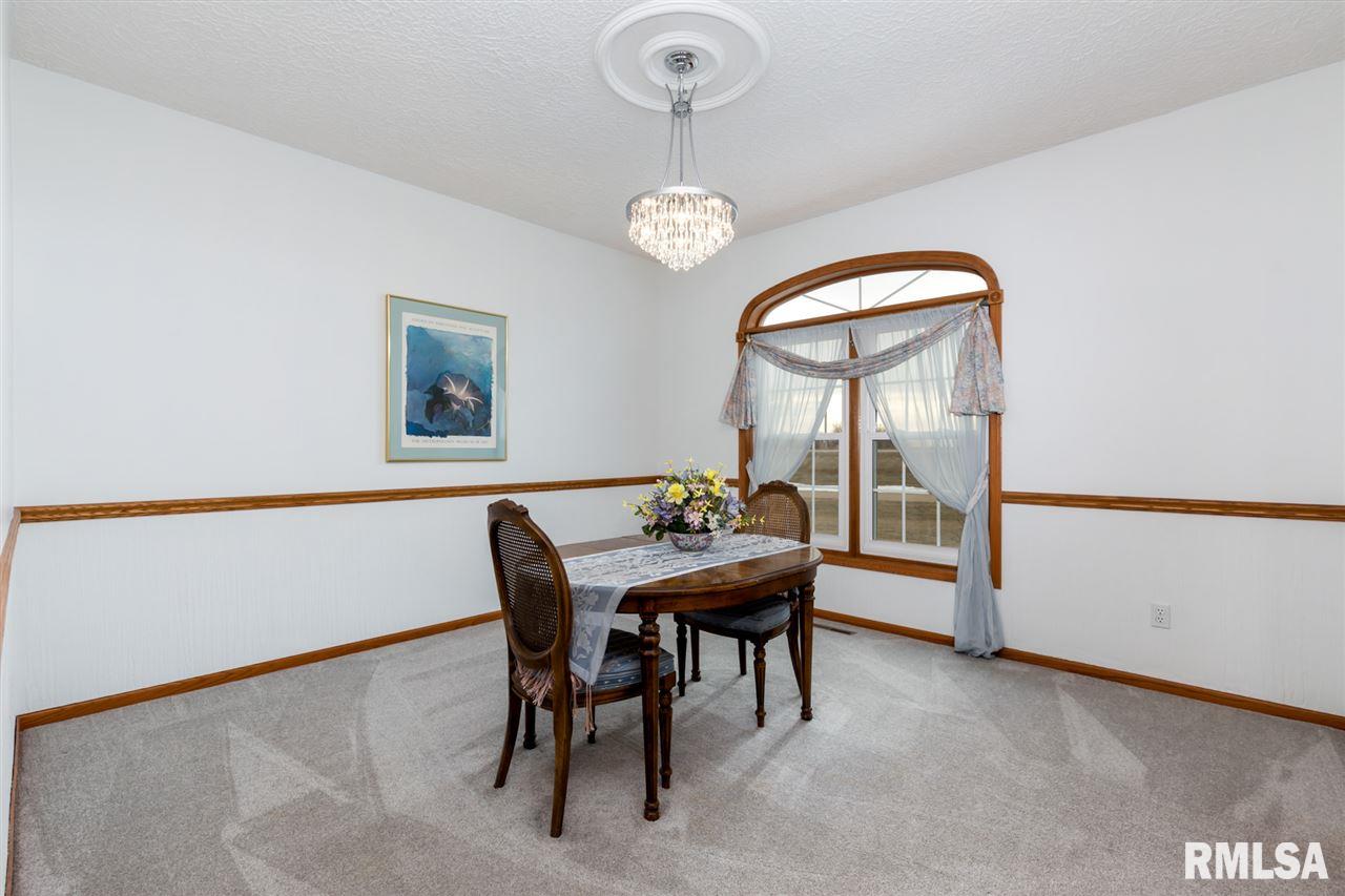 19277 Wells Ferry Road Bettendorf, IA 52722 - Photo 6 of 24 Gallery Image 6