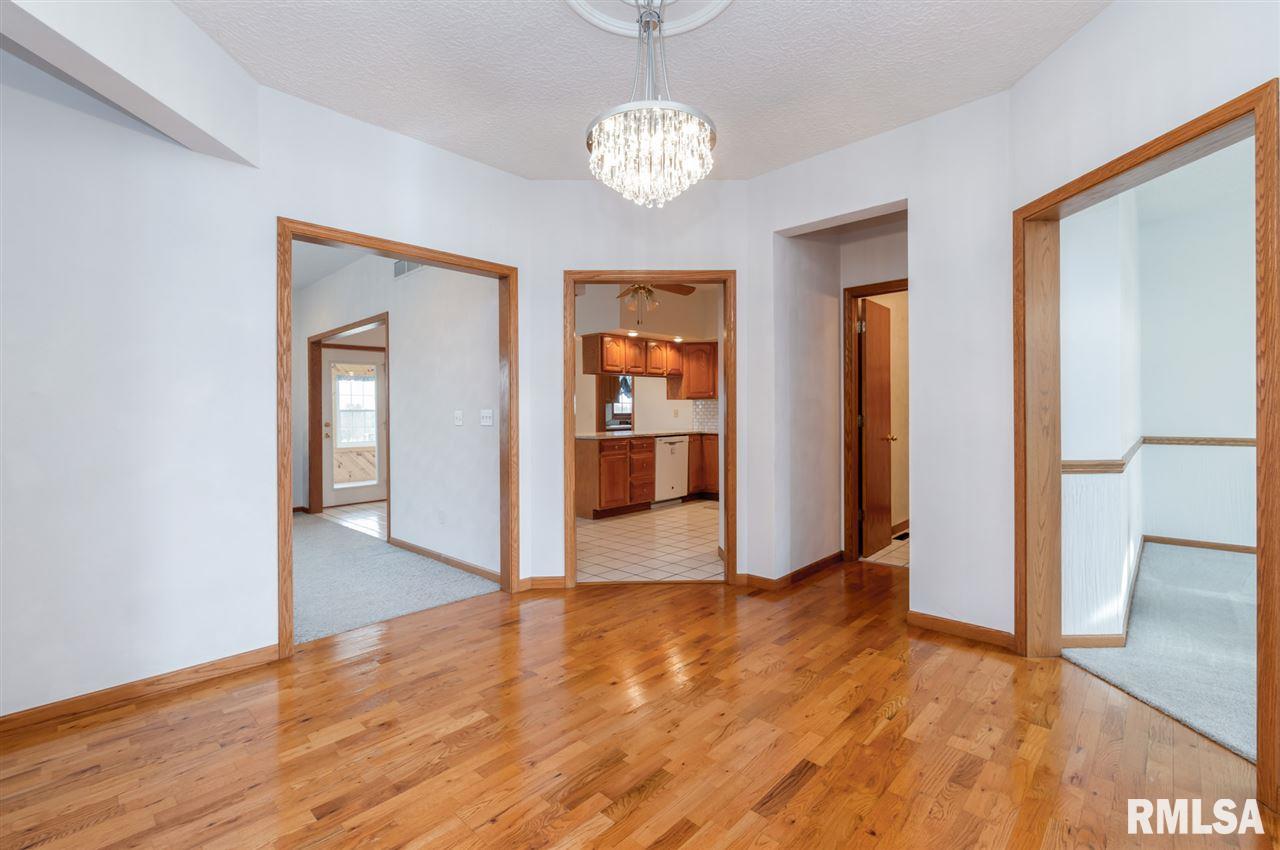 19277 Wells Ferry Road Bettendorf, IA 52722 - Photo 7 of 24 Gallery Image 7