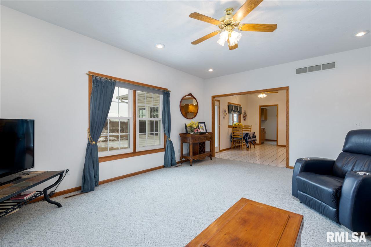 19277 Wells Ferry Road Bettendorf, IA 52722 - Photo 8 of 24 Gallery Image 8