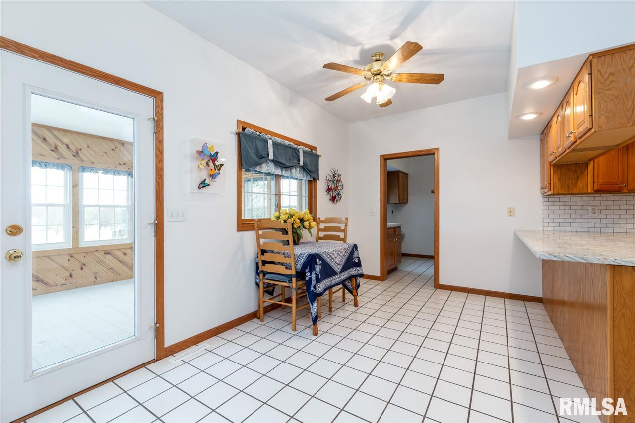 19277 Wells Ferry Road Bettendorf, IA 52722 - Photo 9 of 24 Gallery Image 9