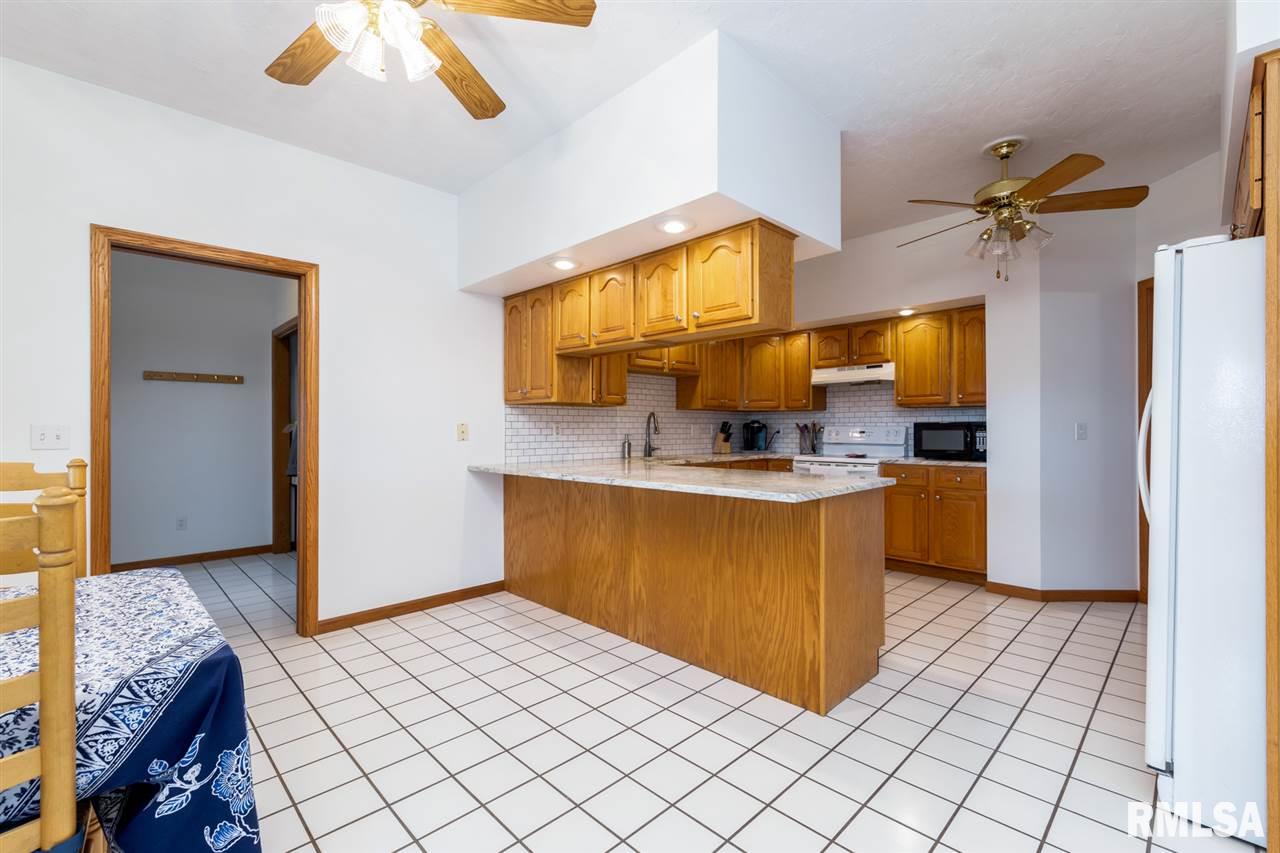 19277 Wells Ferry Road Bettendorf, IA 52722 - Photo 10 of 24 Gallery Image 10