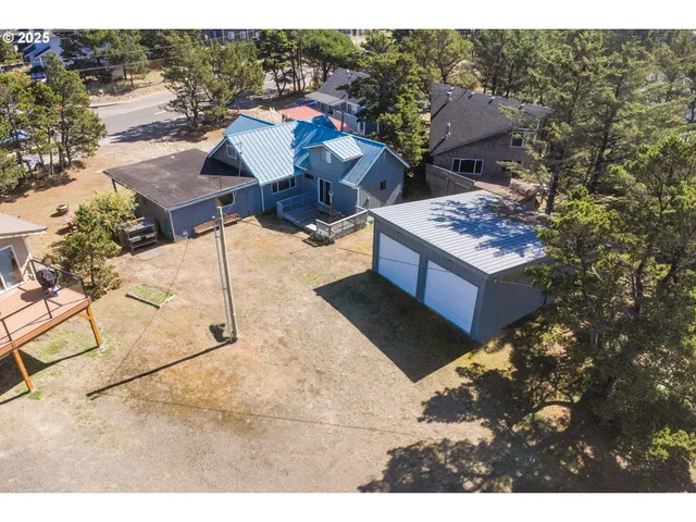 $755,000 | 33520 Cape Kiwanda Drive, Pacific City, OR 97135