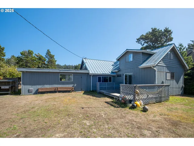 $755,000 | 33520 Cape Kiwanda Drive, Pacific City, OR 97135