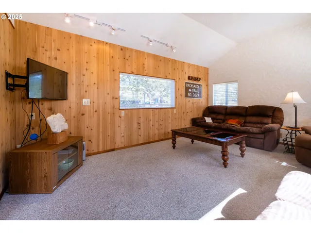 $755,000 | 33520 Cape Kiwanda Drive, Pacific City, OR 97135