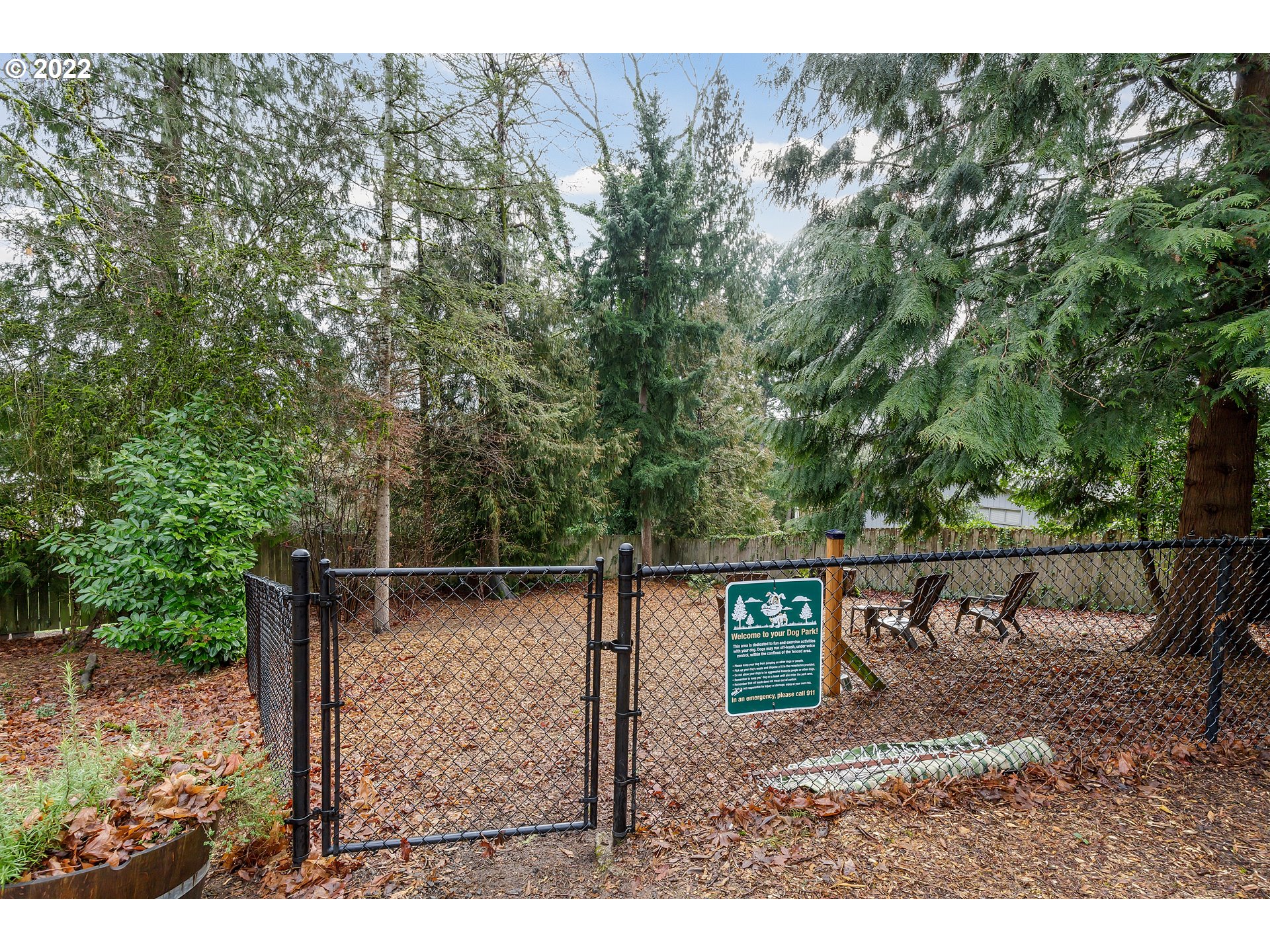 4880 Southwest Scholls Ferry Road, Unit 27 Portland, OR 97225 - Photo 23 of 28 Dog Run