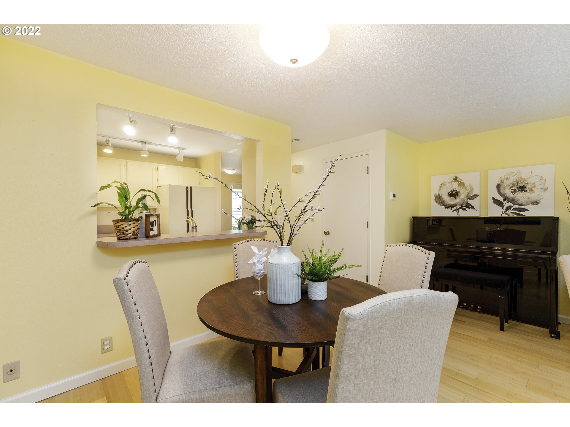 4880 Southwest Scholls Ferry Road, Unit 27 Portland, OR 97225 - Photo 7 of 28 Gallery Image 7