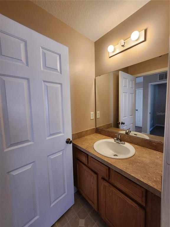 12015 Peach Avenue Seffner, FL 33584 - Photo 15 of 17