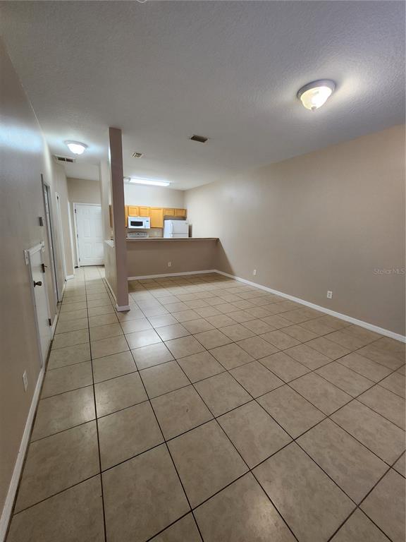 12015 Peach Avenue Seffner, FL 33584 - Photo 2 of 17