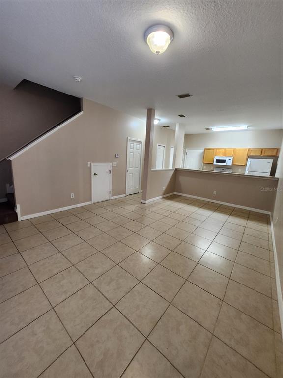 12015 Peach Avenue Seffner, FL 33584 - Photo 3 of 17