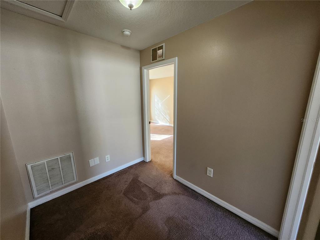 12015 Peach Avenue Seffner, FL 33584 - Photo 10 of 17