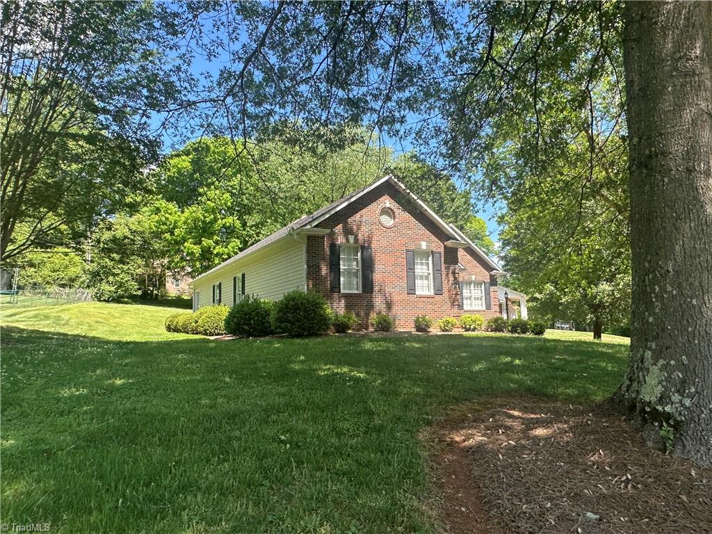 136 Valleybrook Drive Elkin, NC 28621 - Photo 6 of 44