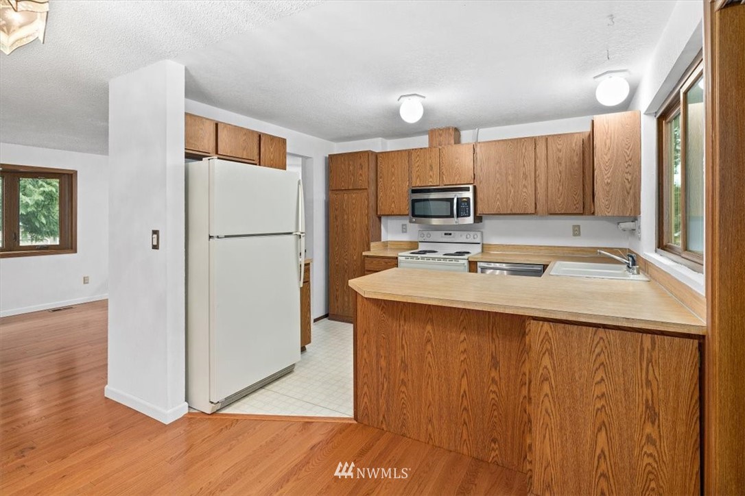 16822 23rd Avenue Southeast Bothell, WA 98012 - Photo 8 of 27 Gallery Image 8